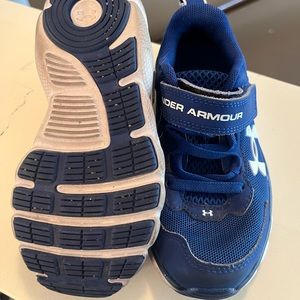 Under armour toddler running shoes size 10.5